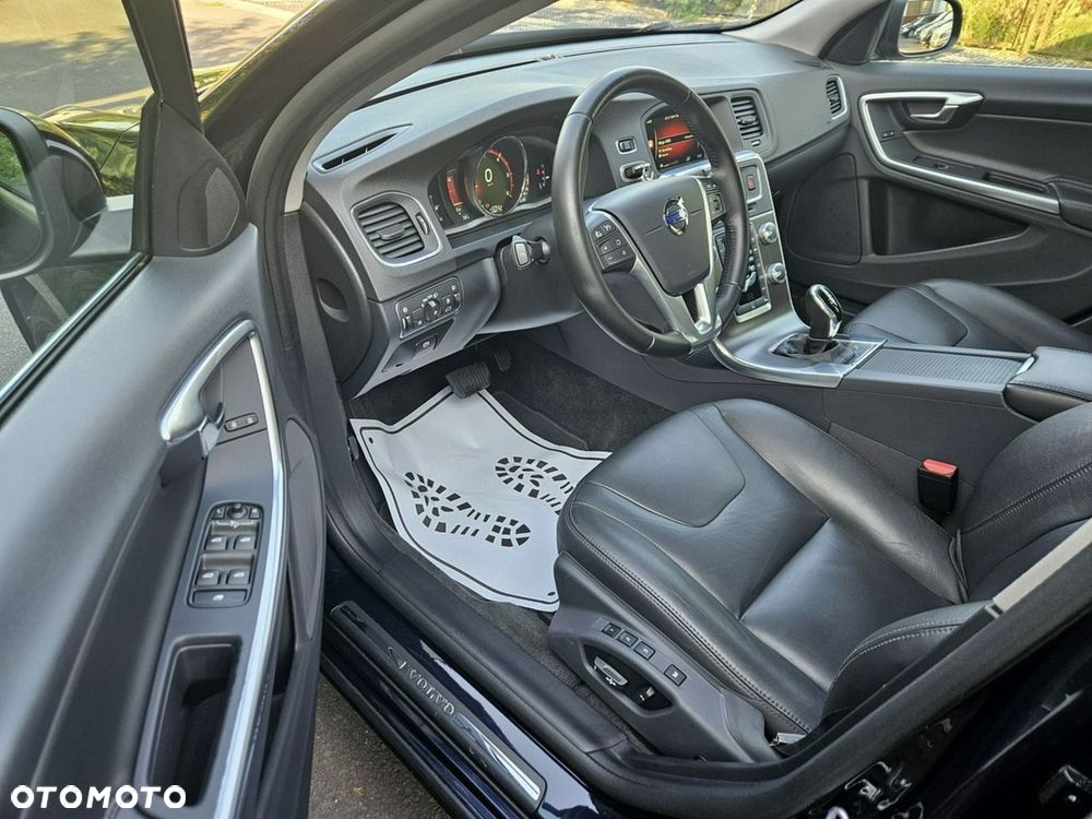 Volvo V60 D2 Geartronic Summum - 9