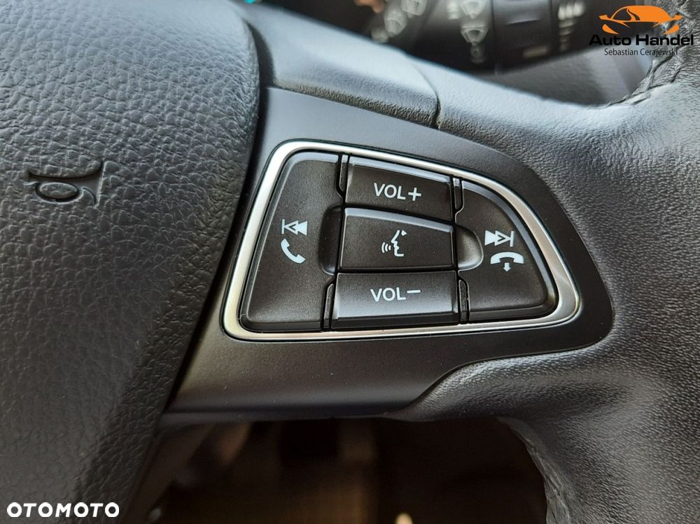 Ford Kuga 1.5 EcoBoost 2x4 Titanium - 23