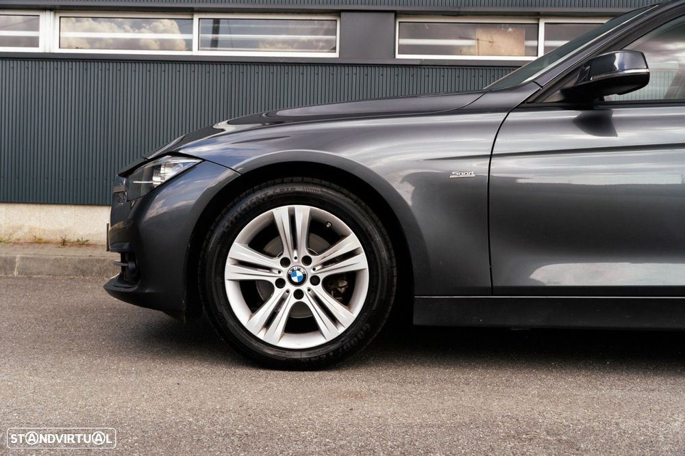 BMW 318 d Line Sport Auto - 47