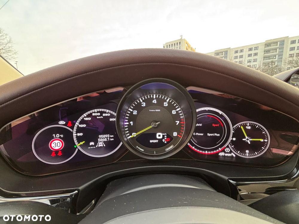 Porsche Panamera 4 E-Hybrid Executive - 24