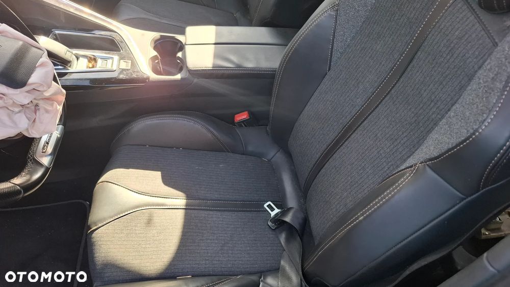 Peugeot 3008 - 21