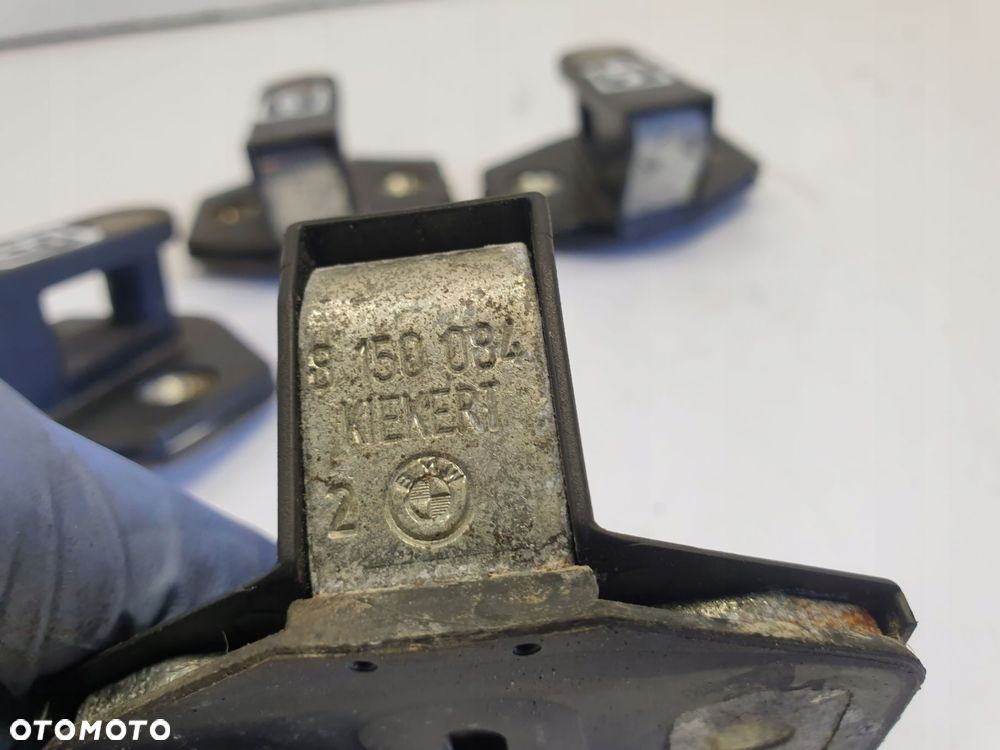 BMW E38 RYGIEL ZAMKA DRZWI 8150084 - 2