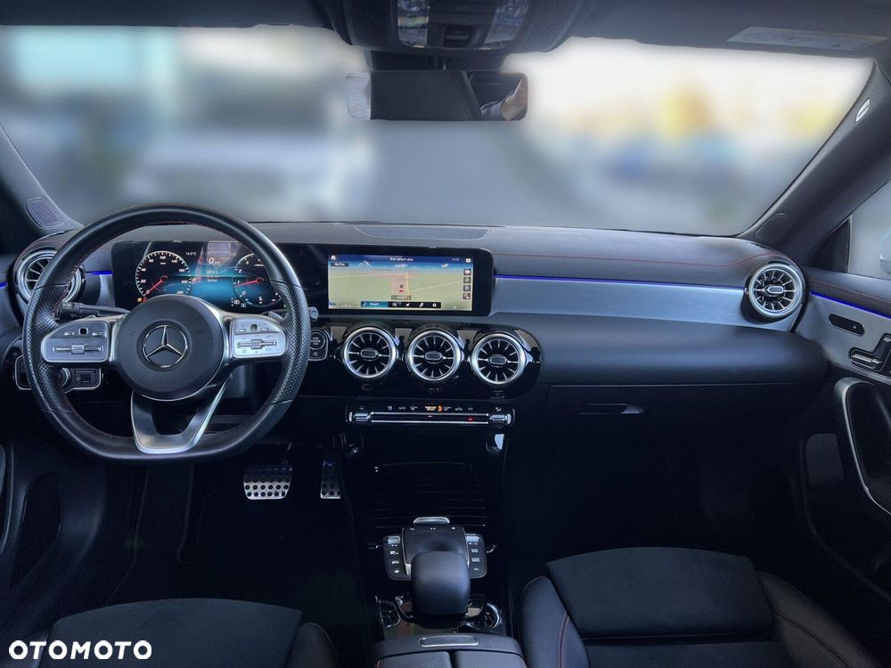 Mercedes-Benz CLA 180 AMG Line 7G-DCT - 12
