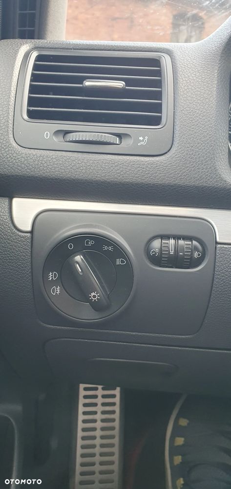 Volkswagen Golf - 25