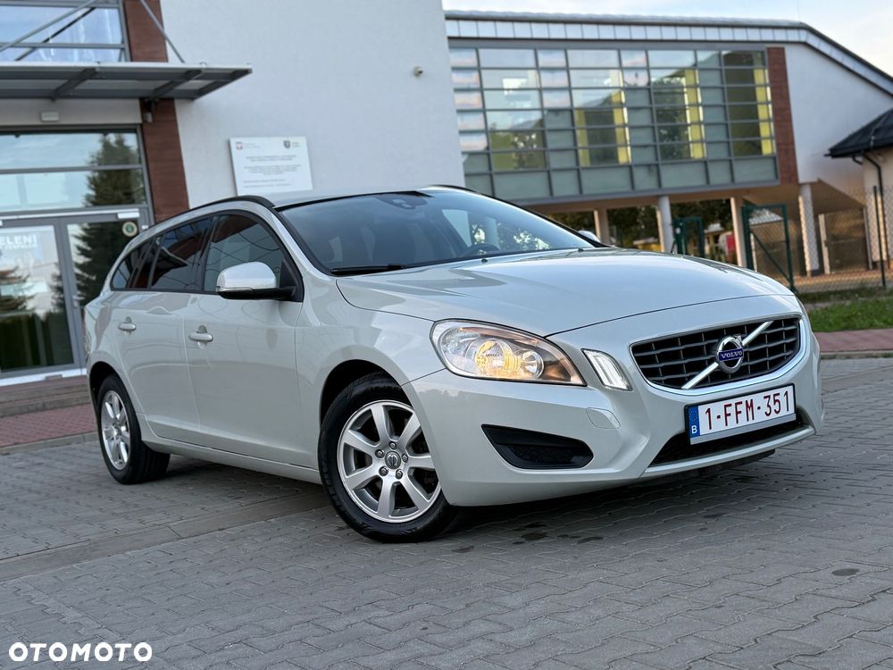 Volvo V60 D3 Momentum - 14