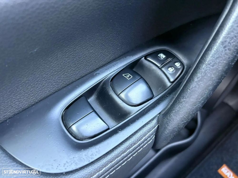Nissan Qashqai 1.5 dCi Tekna Premium 17 Alcantara - 35