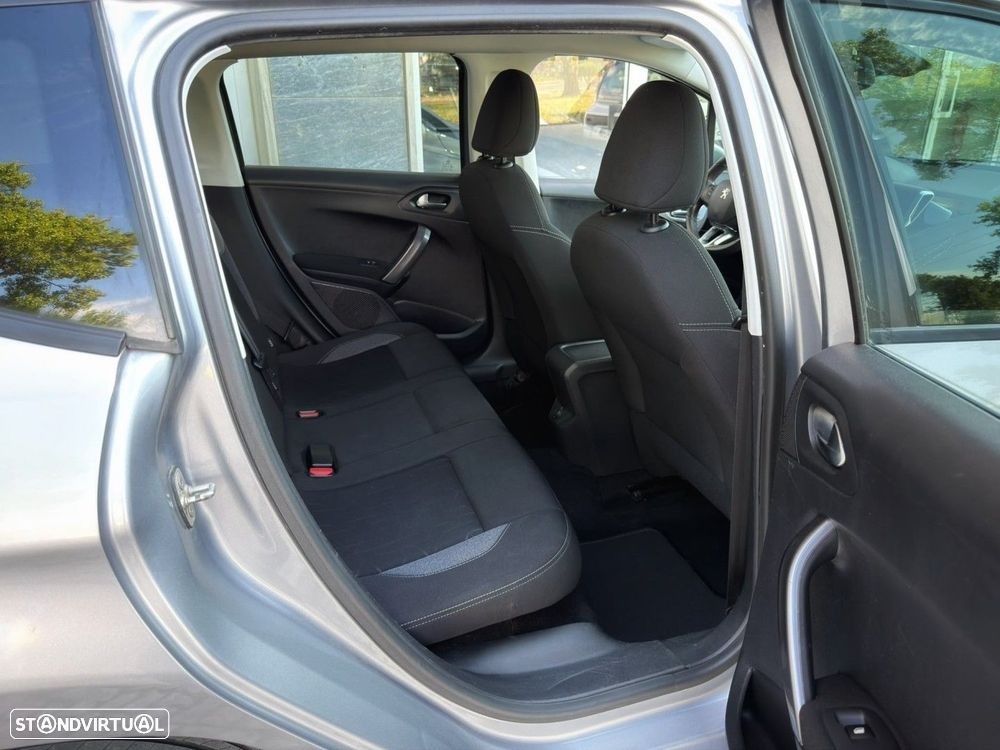 Peugeot 2008 1.2 PureTech Active - 9