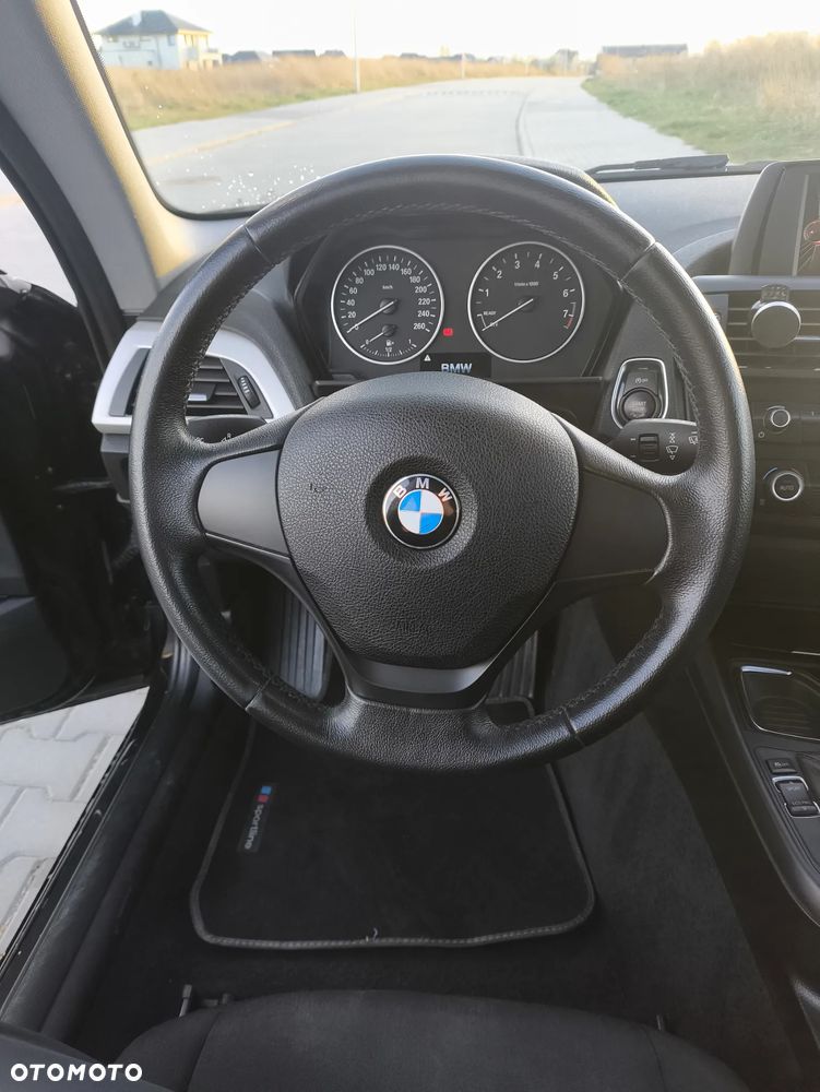 BMW Seria 1 114i - 12