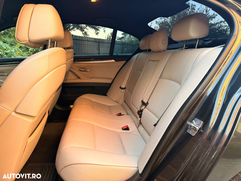 BMW Seria 5 525d xDrive AT - 25