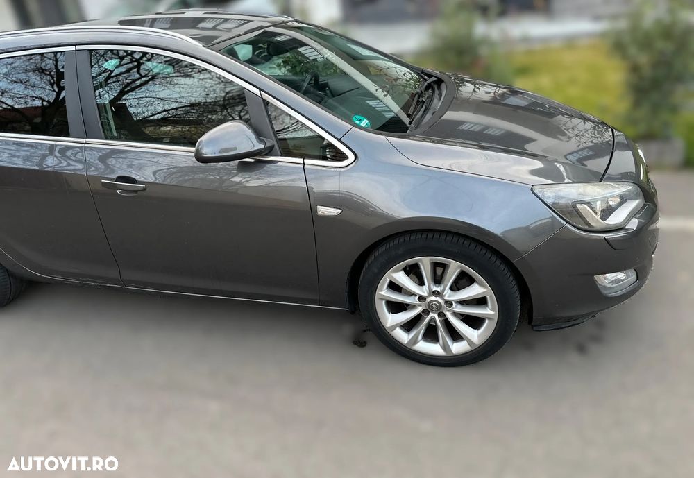 Opel Astra Sports Tourer 2.0 CDTI Cosmo - 4