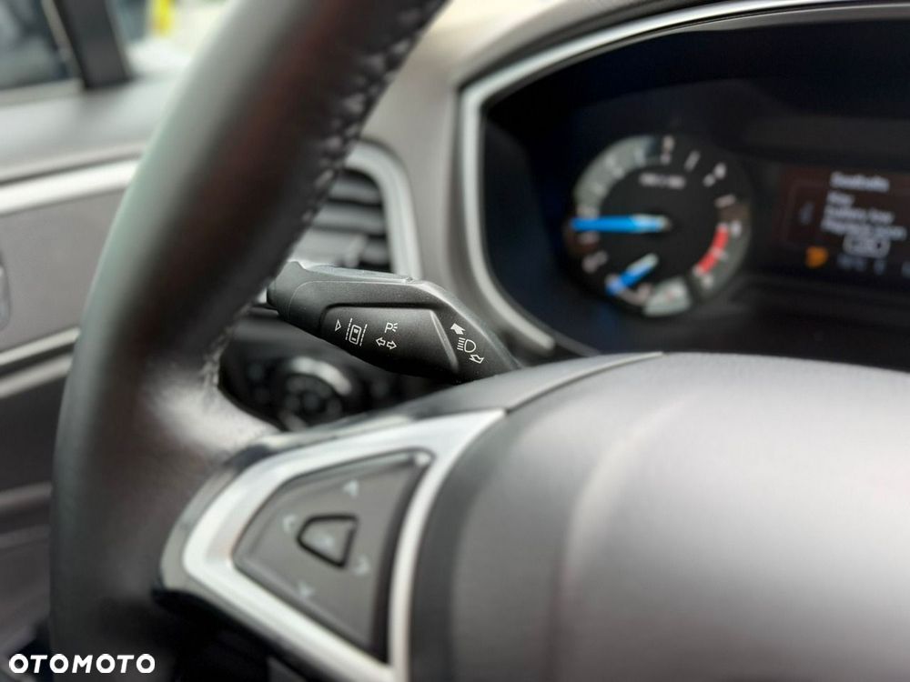 Ford Mondeo - 29
