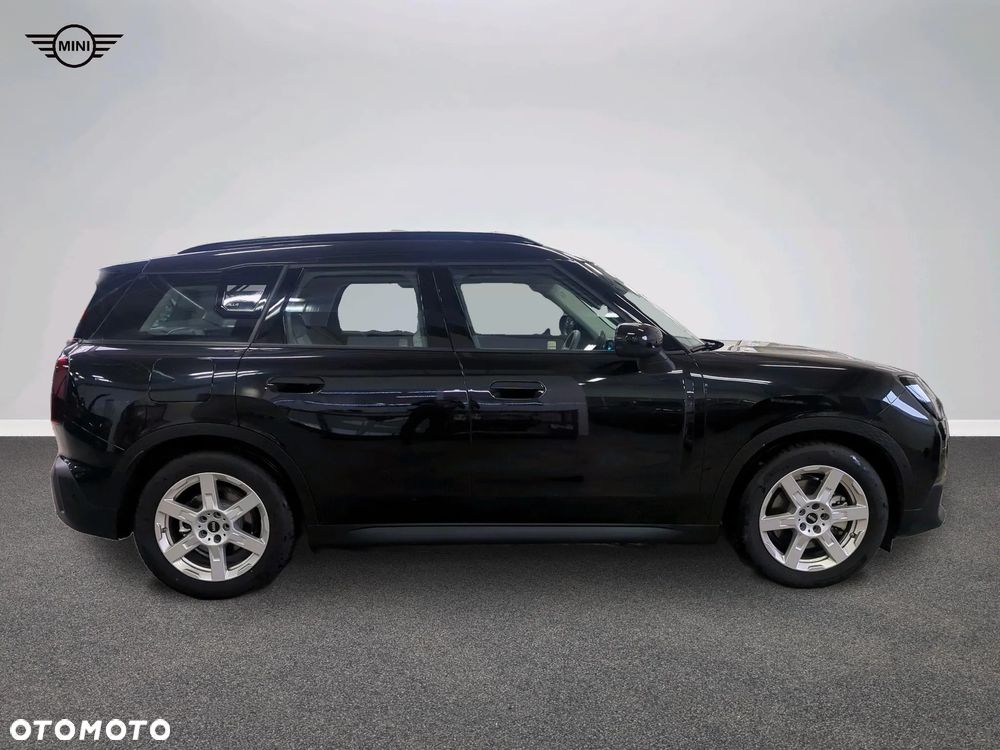 MINI Countryman SE ALL4 66.5kWh Linia Classic - 3