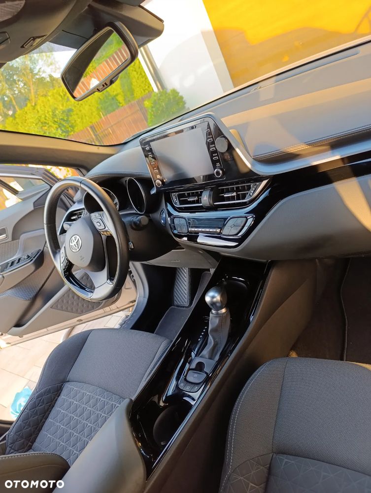 Toyota C-HR - 21