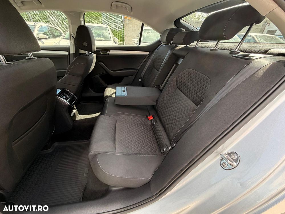Skoda Superb 2.0 TDI DSG Style - 18