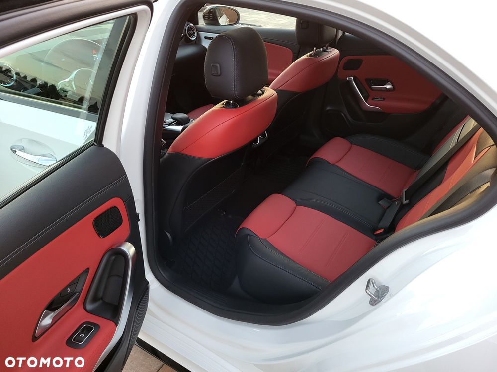 Mercedes-Benz Klasa A 35 AMG 4-Matic 7G-DCT - 18