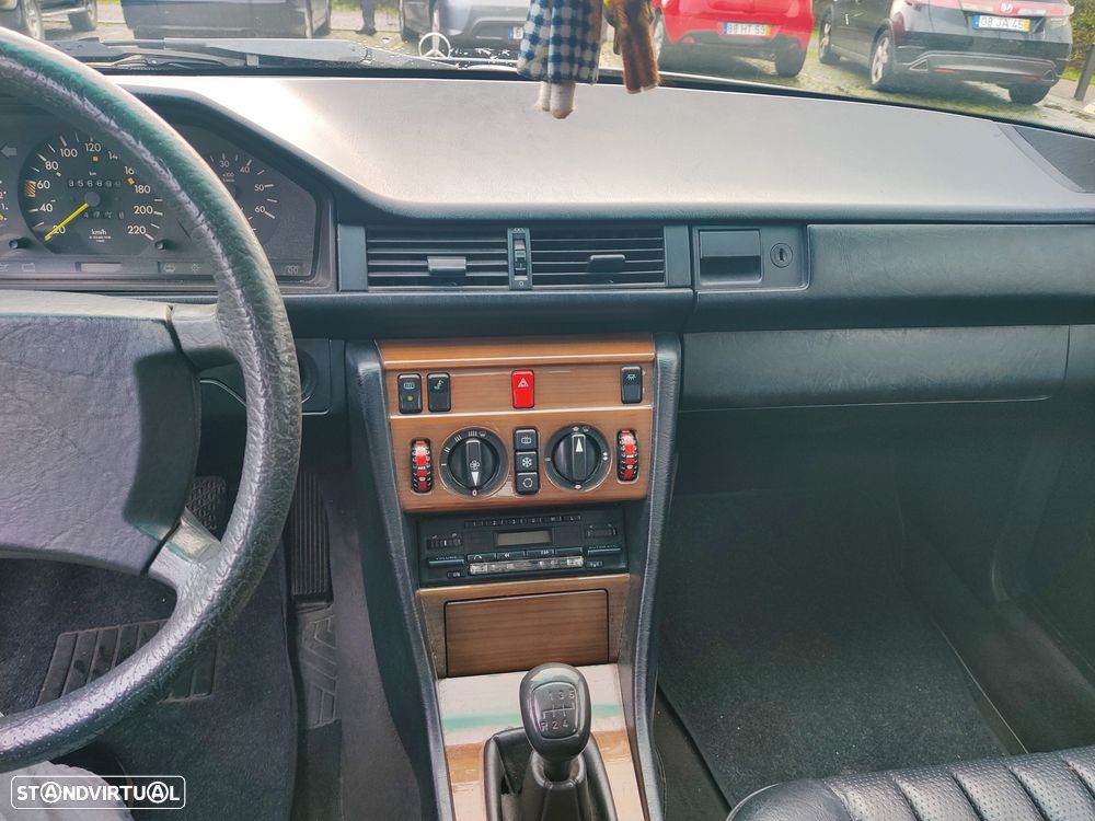 Mercedes-Benz W124 (1984-1997) 300 TD - 8