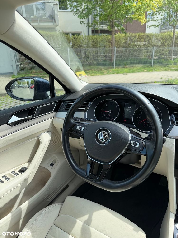 Volkswagen Passat 2.0 TDI (BlueMotion Technology) DSG Highline - 18