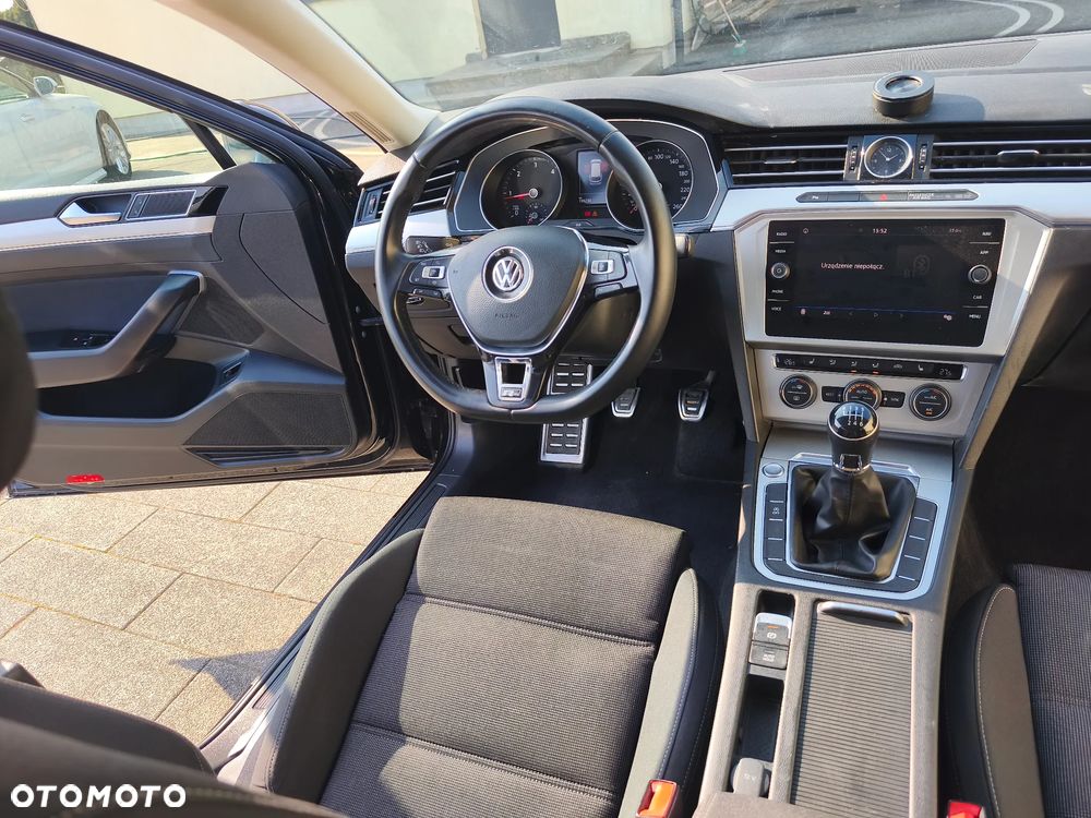 Volkswagen Passat 2.0 TDI (BlueMotion Technology) Highline - 19