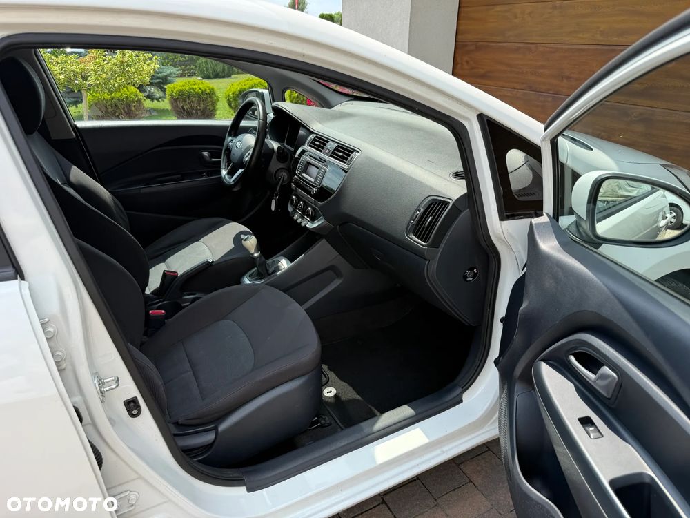 Kia Rio - 9