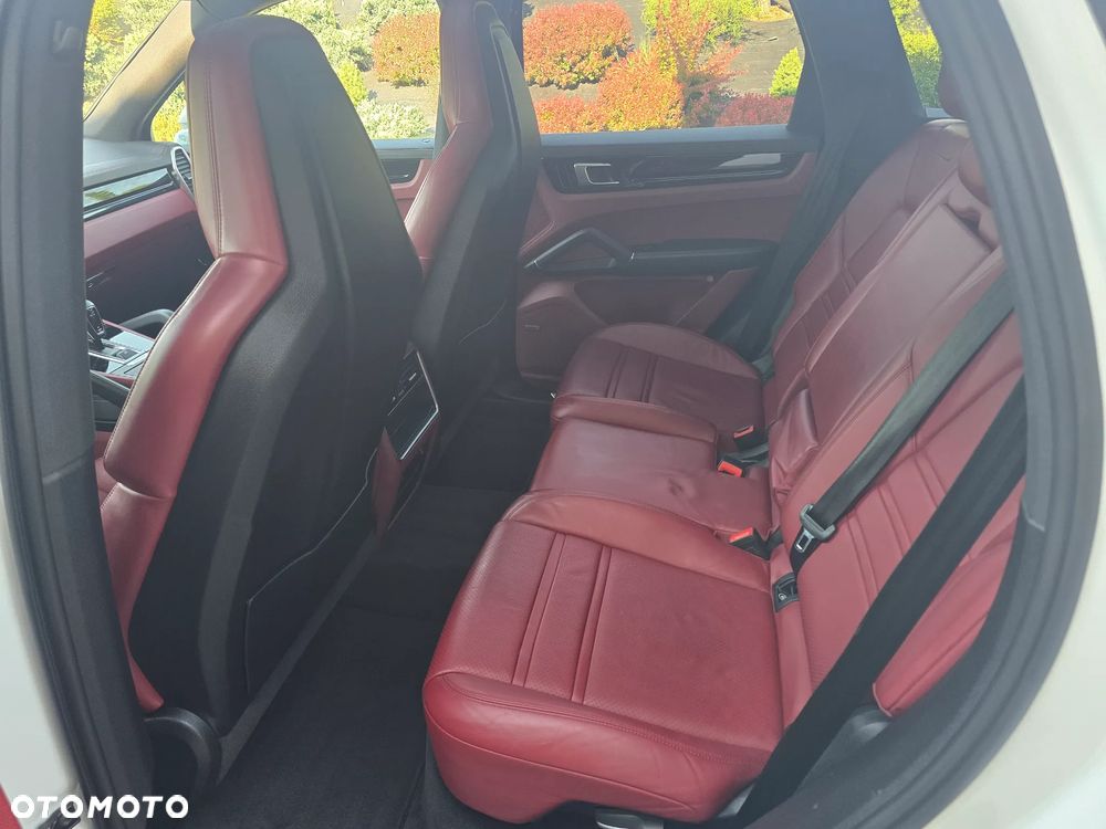 Porsche Cayenne Standard - 9