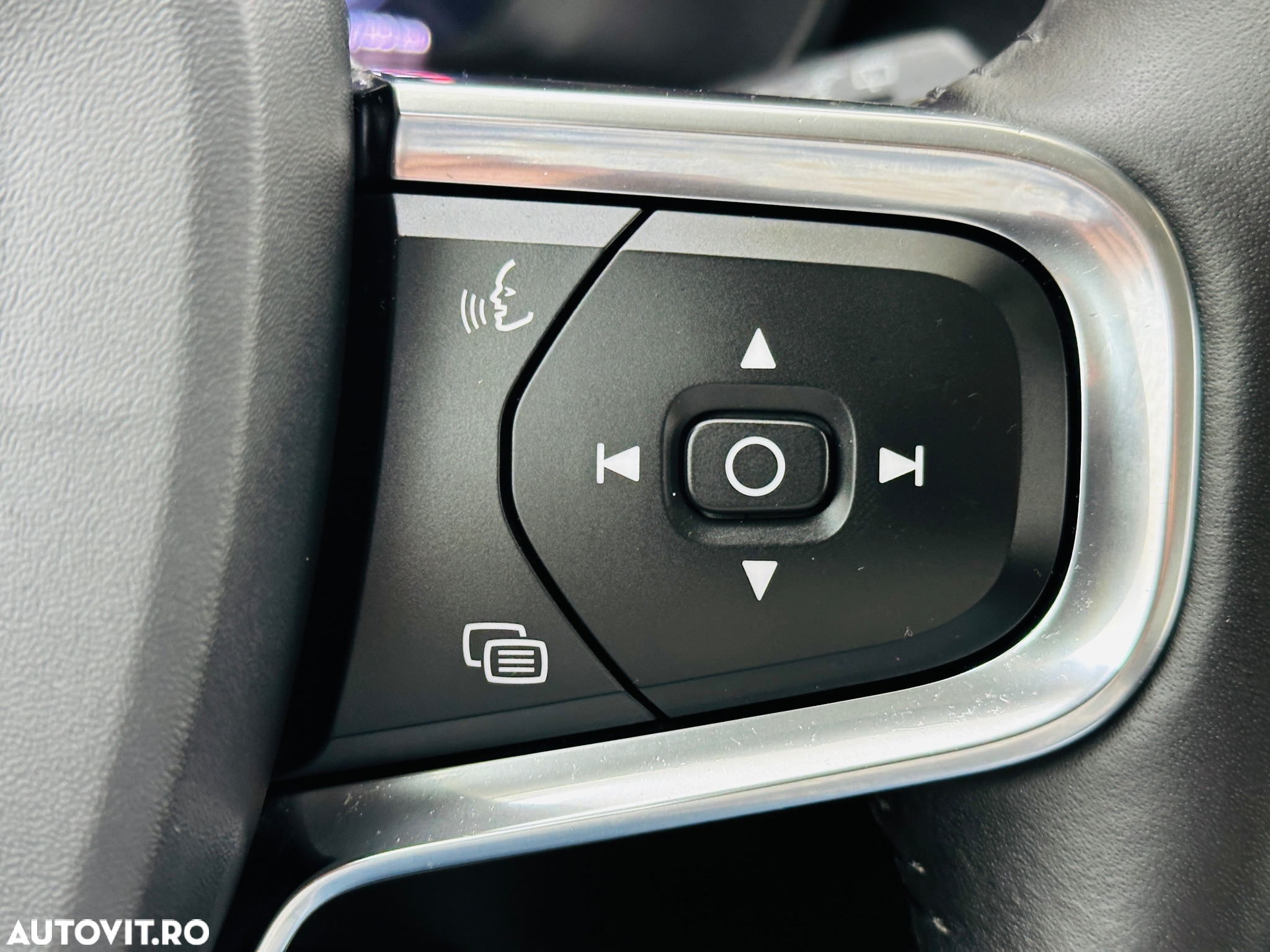 Volvo XC 40 - 35