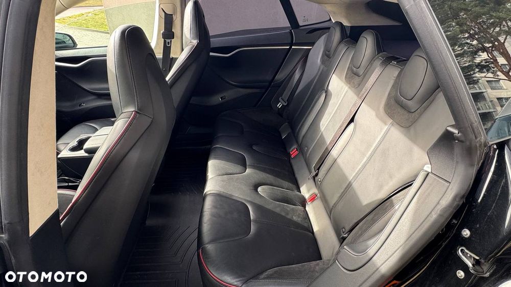 Tesla Model S - 17