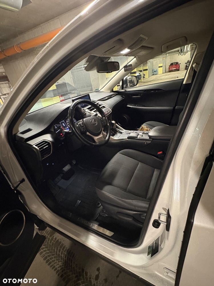 Lexus NX 300 Business Edition AWD - 6