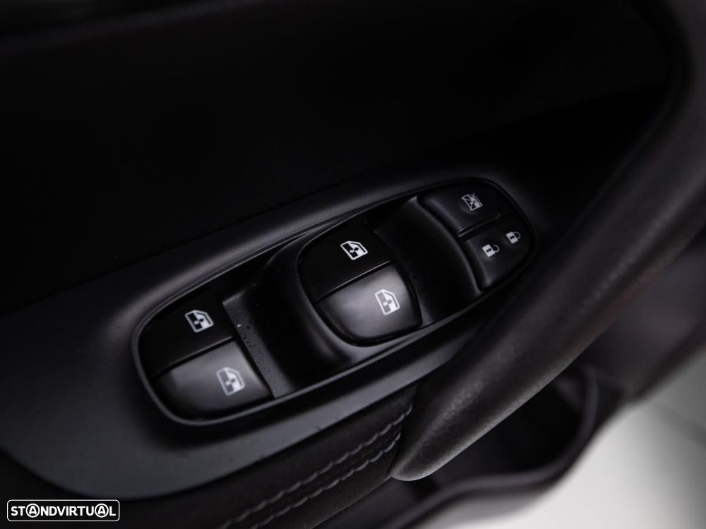 Nissan Qashqai 1.5 dCi N-Connecta - 13