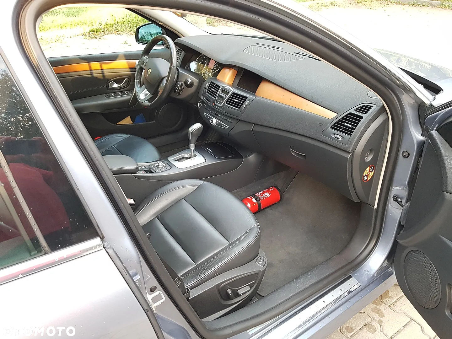 Renault Laguna dCi 150 FAP Initiale - 9