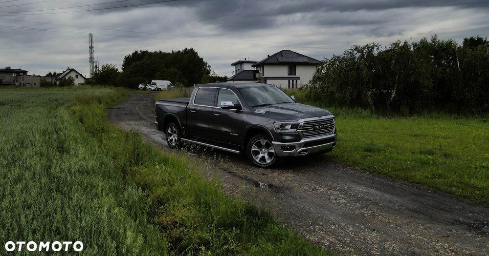 RAM 1500 5.7 Crew Cab Longbed Laramie Chrome - 16