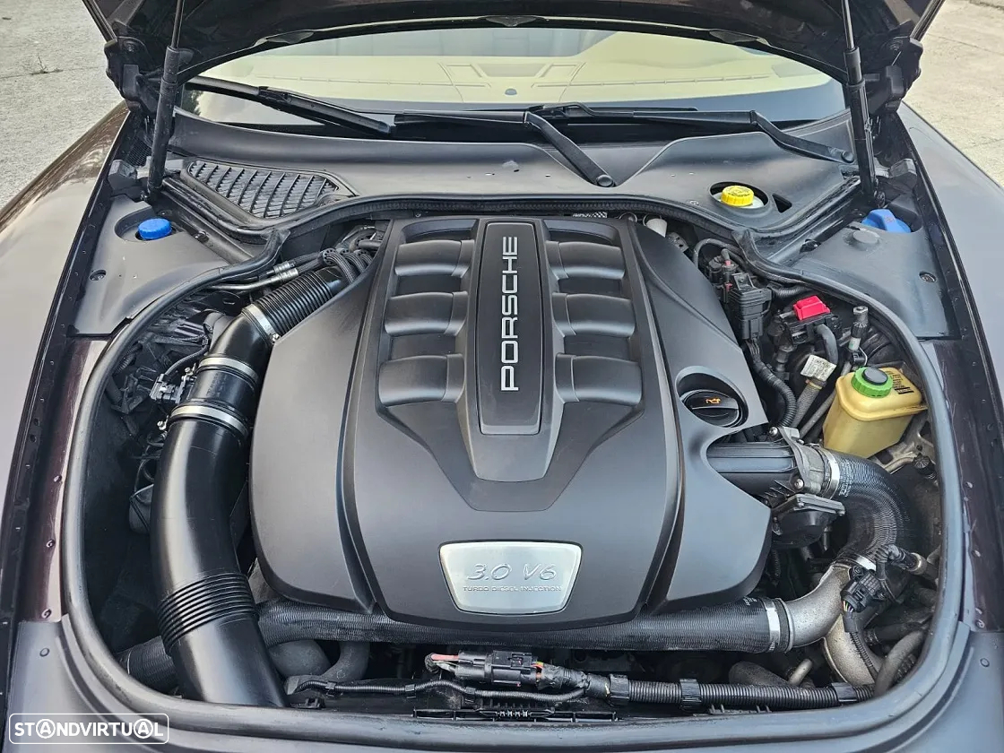 Porsche Panamera Platinum Edition - 9
