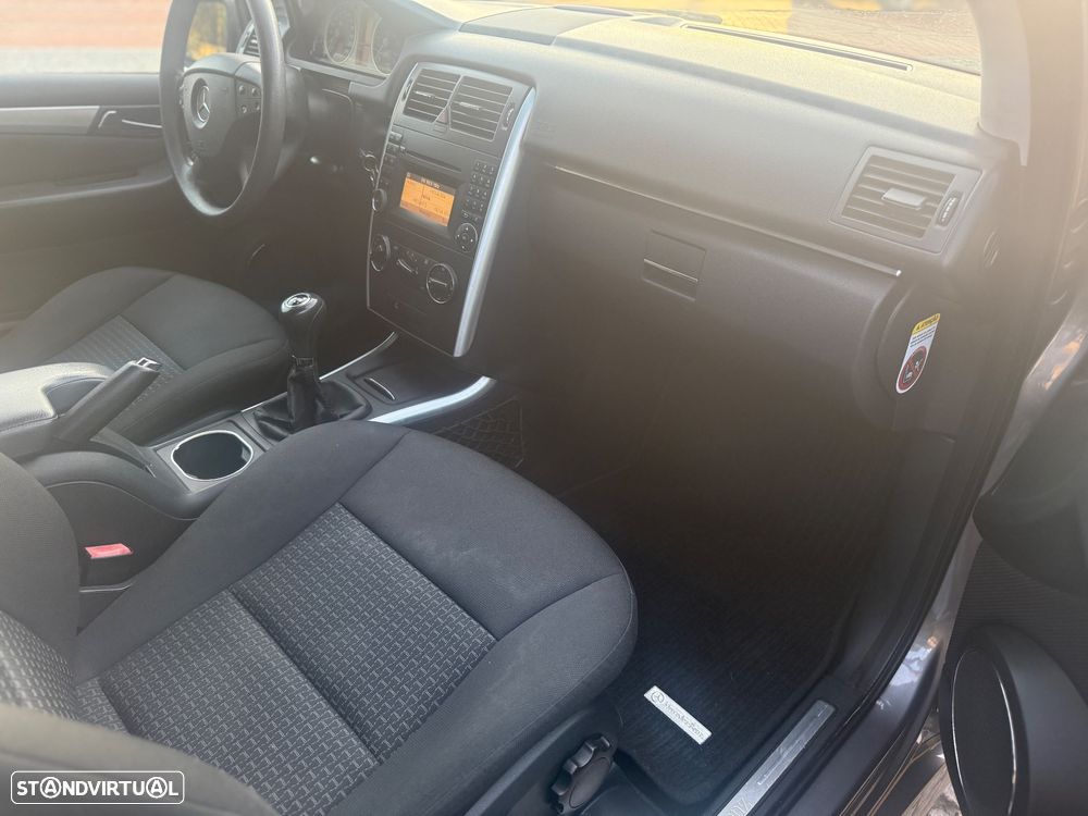 Mercedes-Benz B 180 CDi - 17