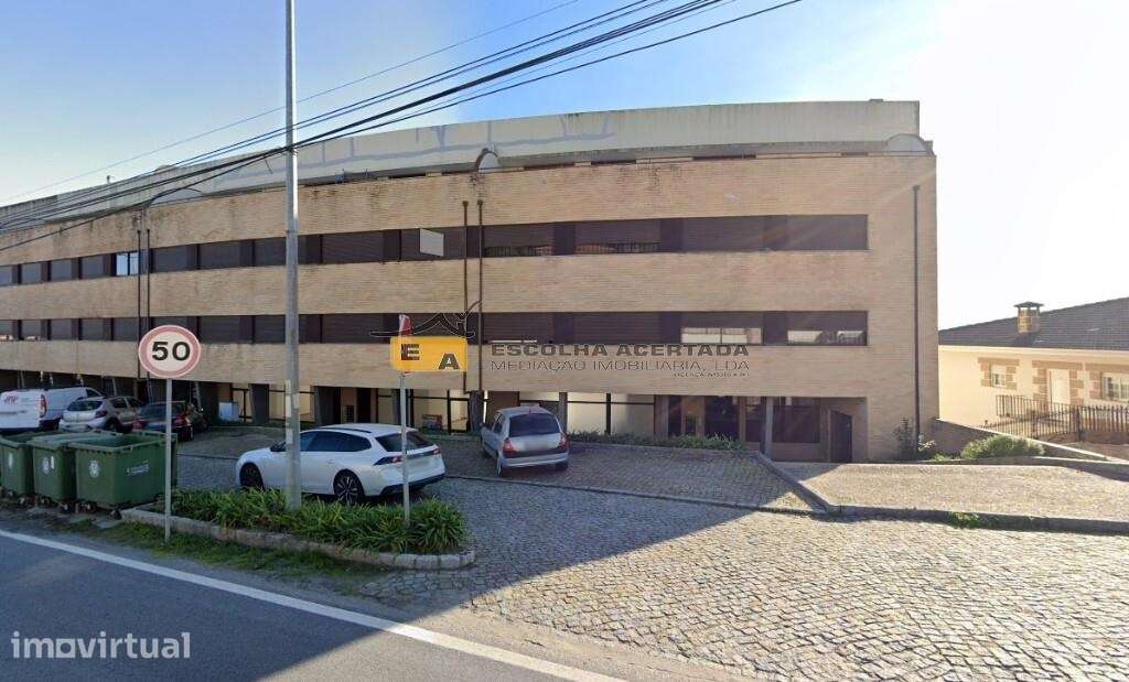 Aparcamento em Marco de Canavezes - Grande imagem: 2/2