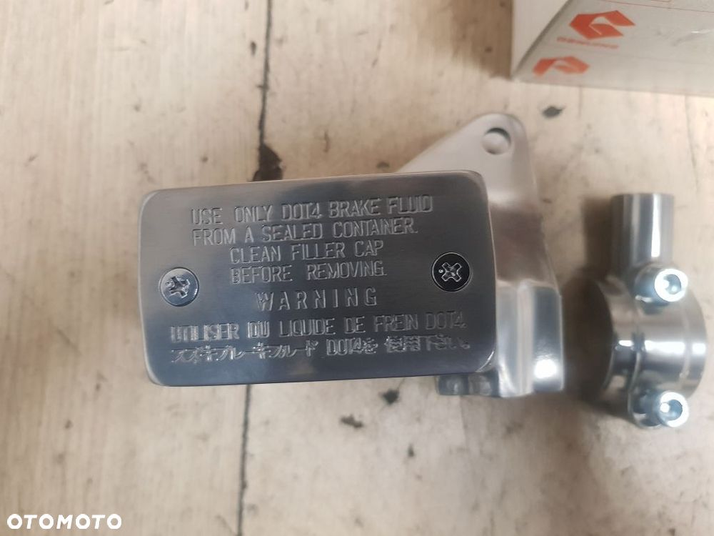 Pompa hamulca uchwyt Suzuki VS600 VS750 VS800 Intruder LS650 59600-24B50 - 2