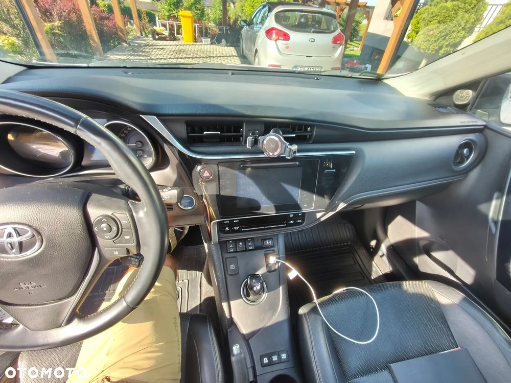 Toyota Auris Hybrid 135 Prestige - 7