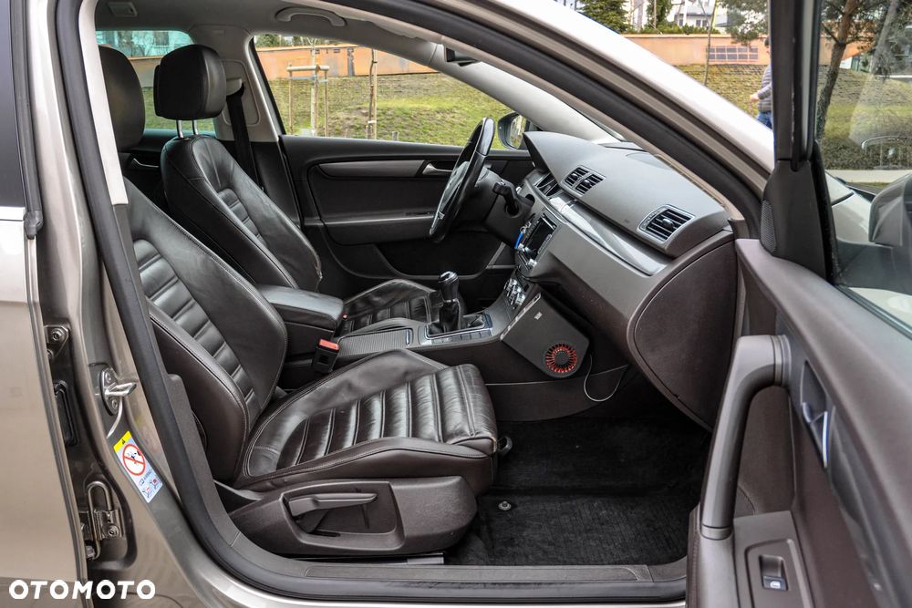 Volkswagen Passat - 10