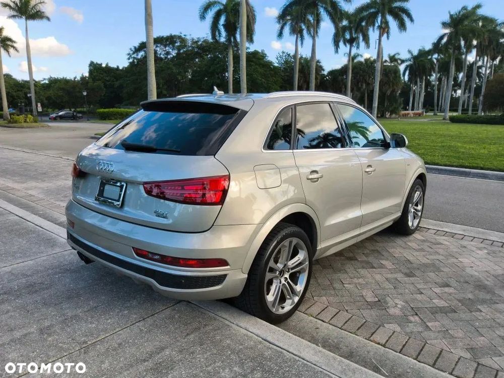 Audi Q3 2.0 TFSI Quattro S tronic sport - 2