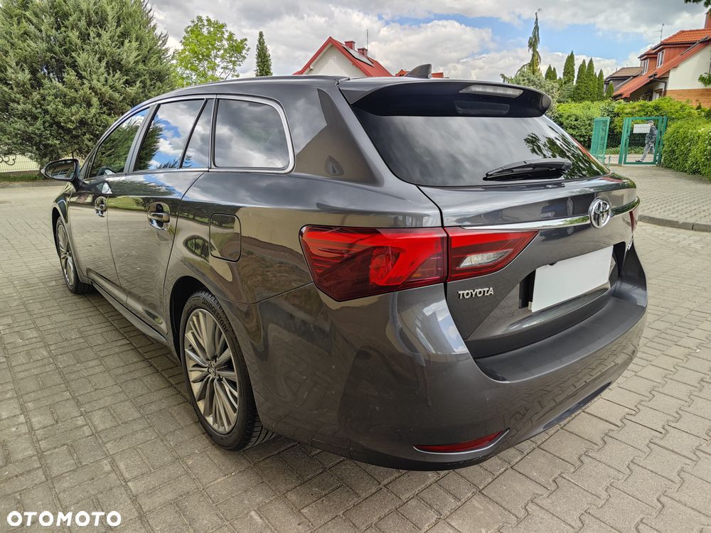 Toyota Avensis - 9
