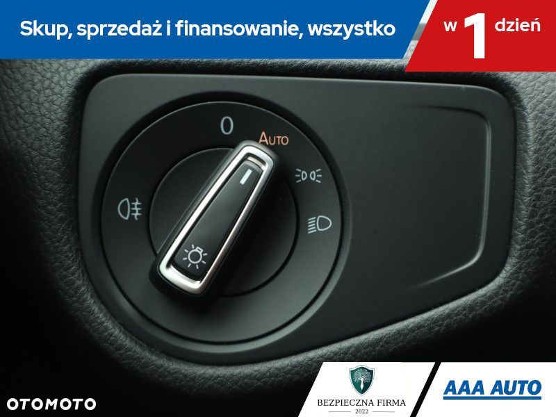 Volkswagen Golf - 17