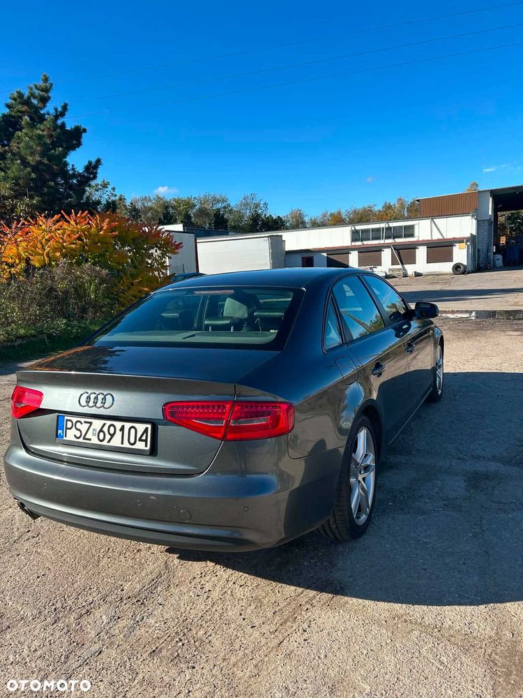 Audi A4 Limousine - 4