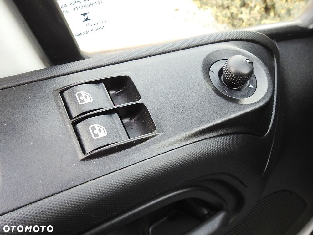 Iveco DAILY 35C16 KONTENER WINDA 8 PALET TEMPOMAT BLIŹNIACZE KOŁA KLIMATYZACJA  160KM - 27