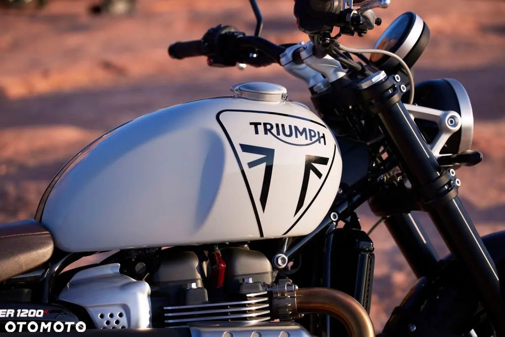 Triumph Scrambler - 12