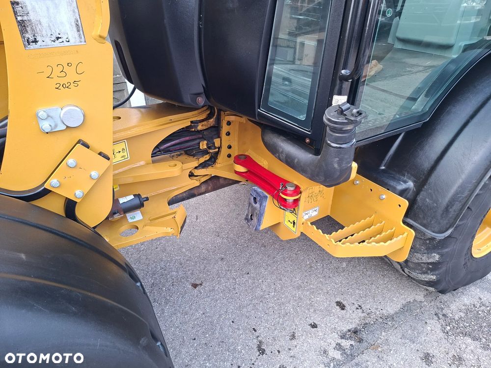 Caterpillar CAT 906 M - 22