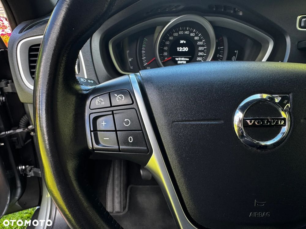 Volvo V40 D2 Momentum - 30