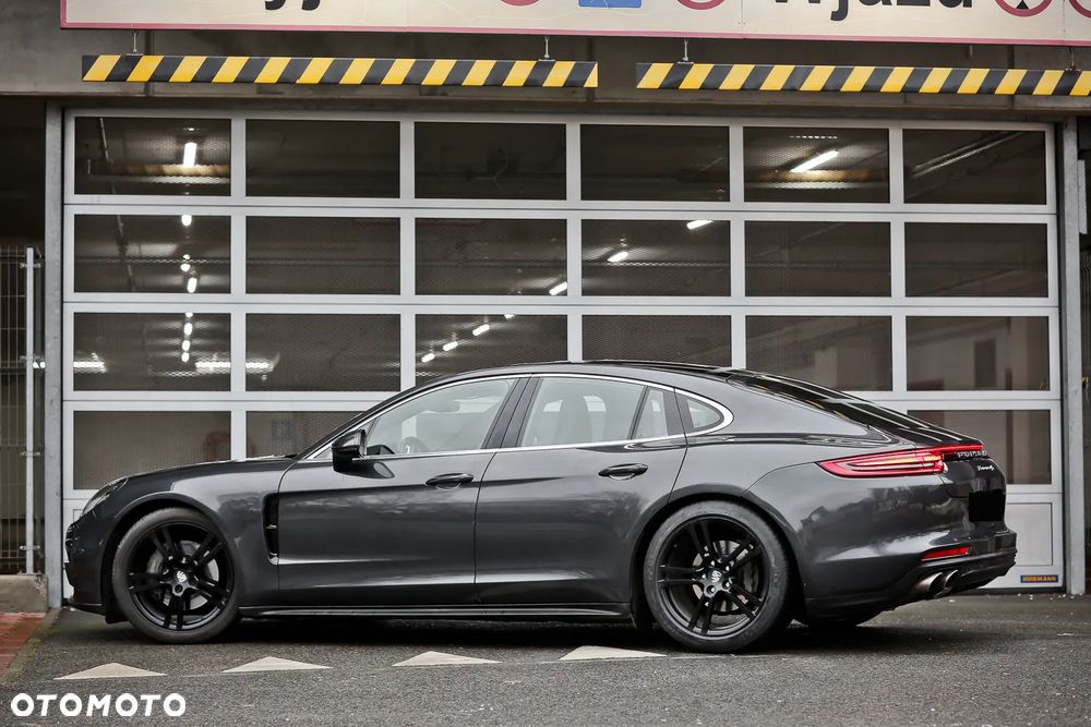 Porsche Panamera 4S - 11