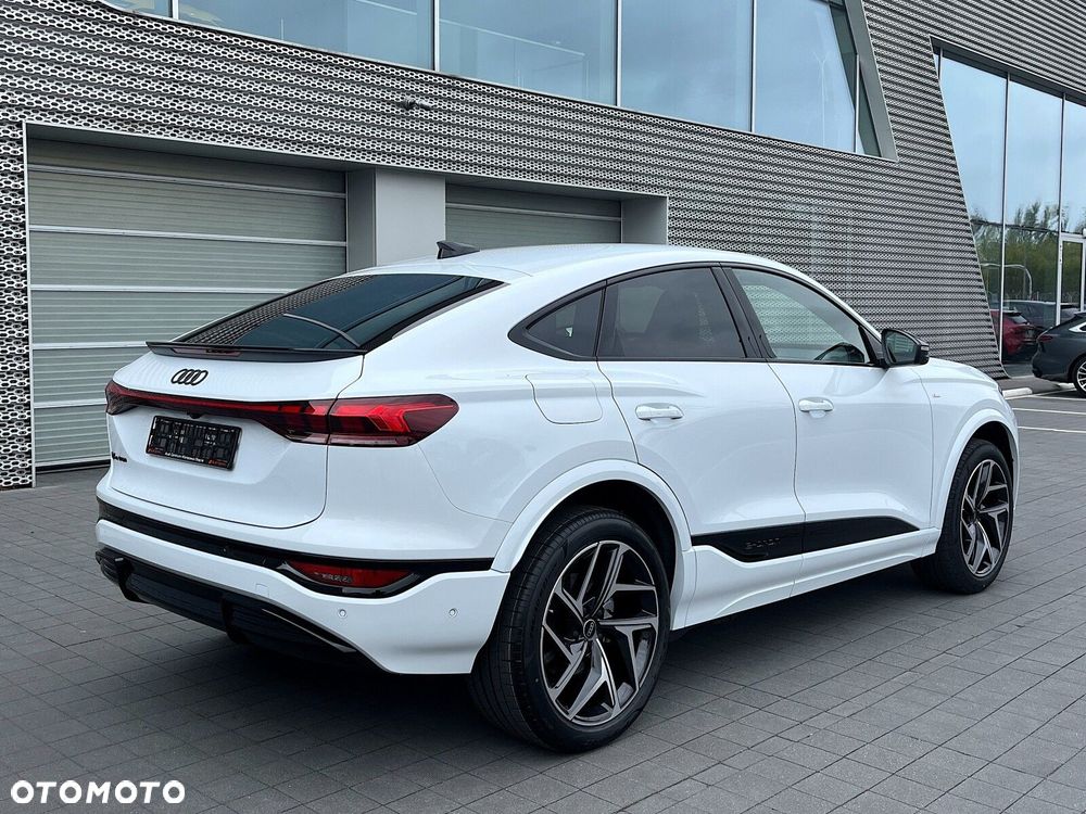 Audi Q6 e-tron - 12