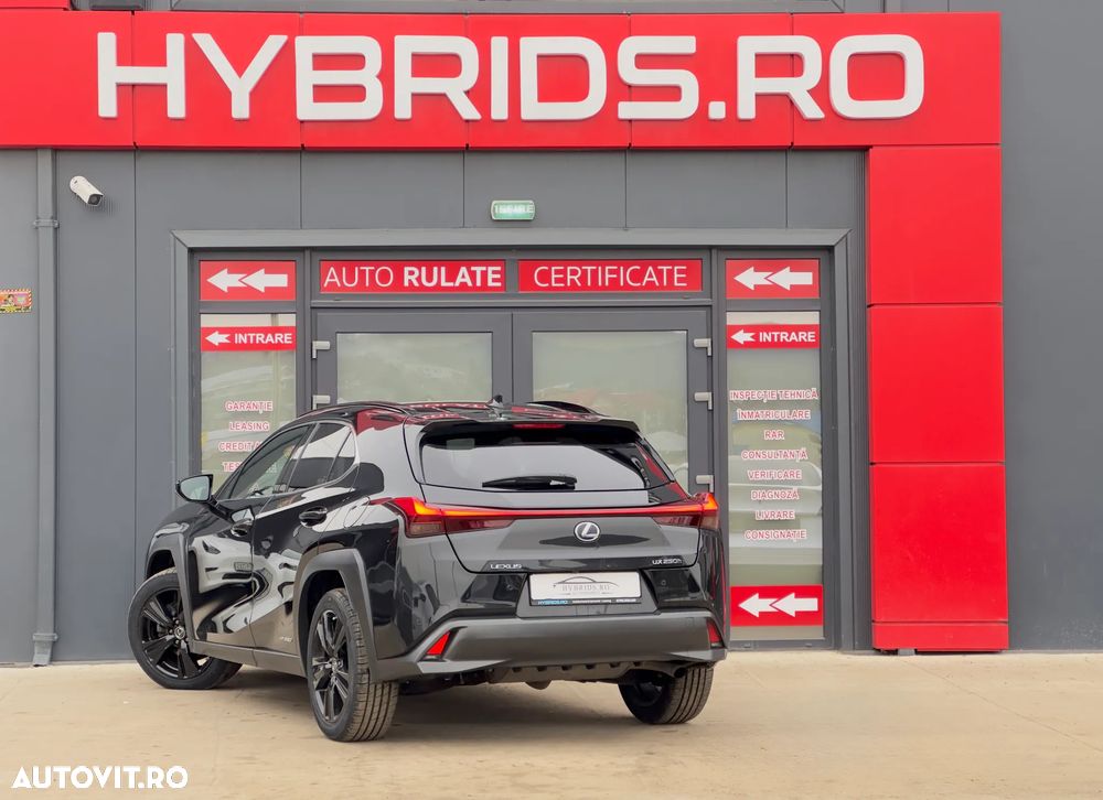Lexus UX 250h FWD Executive - 6