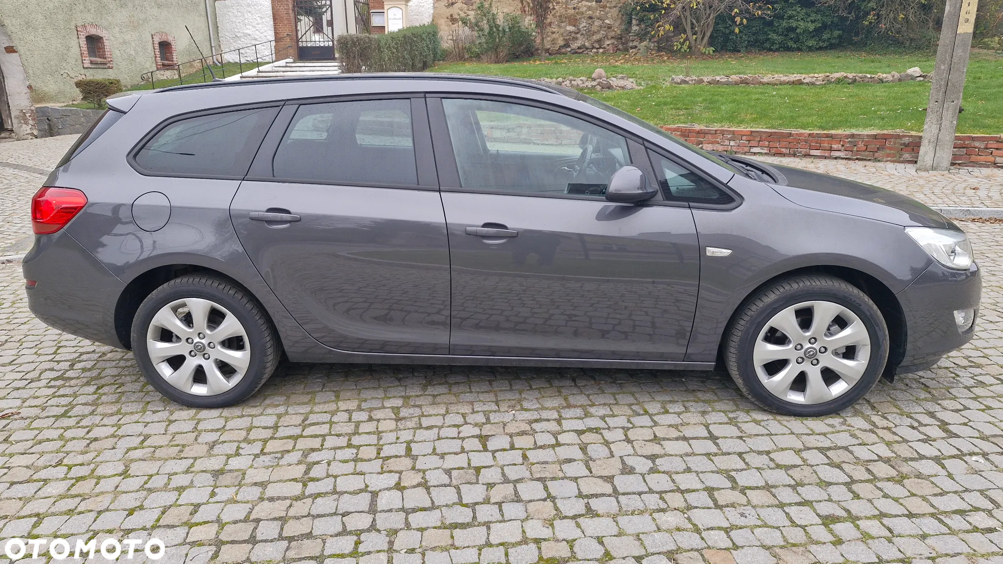 Opel Astra GTC 1.4 Turbo - 5