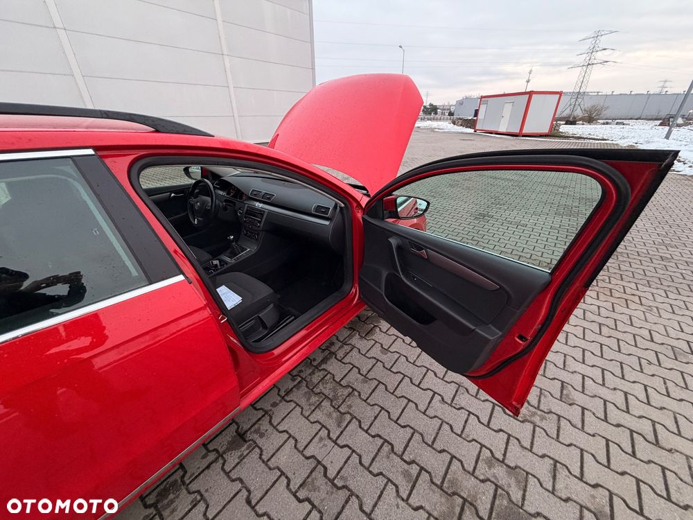 Volkswagen Passat Variant 2.0 TDI DPF Sportline - 16