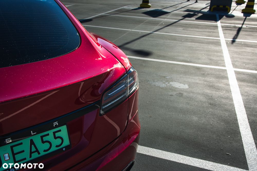 Tesla Model S Long Range - 14